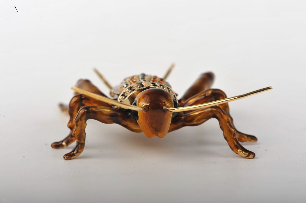 Keren Kopal Amber Grasshopper