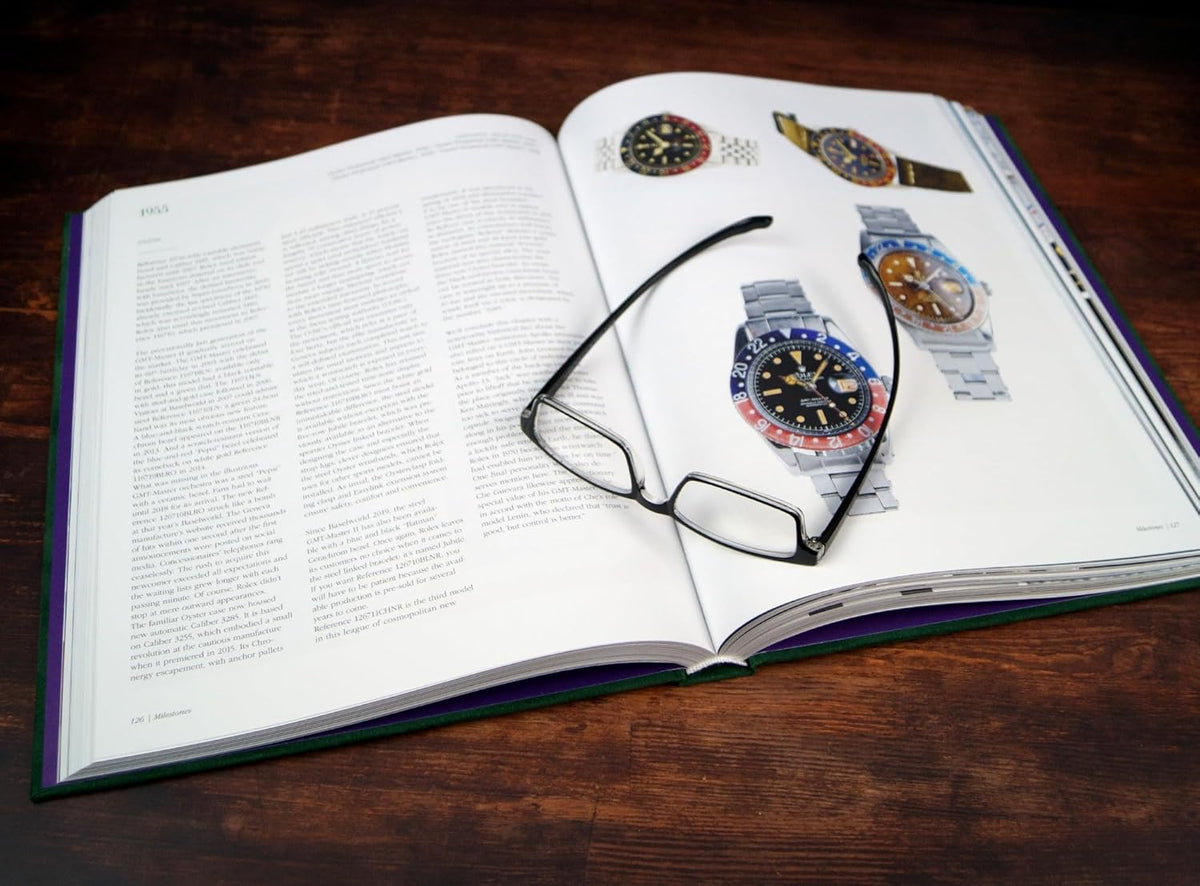 עמוד מתוך הספר The Watch Book Rolex - טקסט וצילומים.