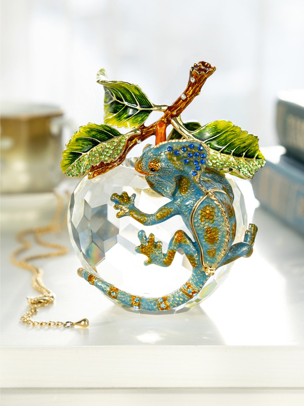Keren Kopal Crystal Apple with a Chameleon