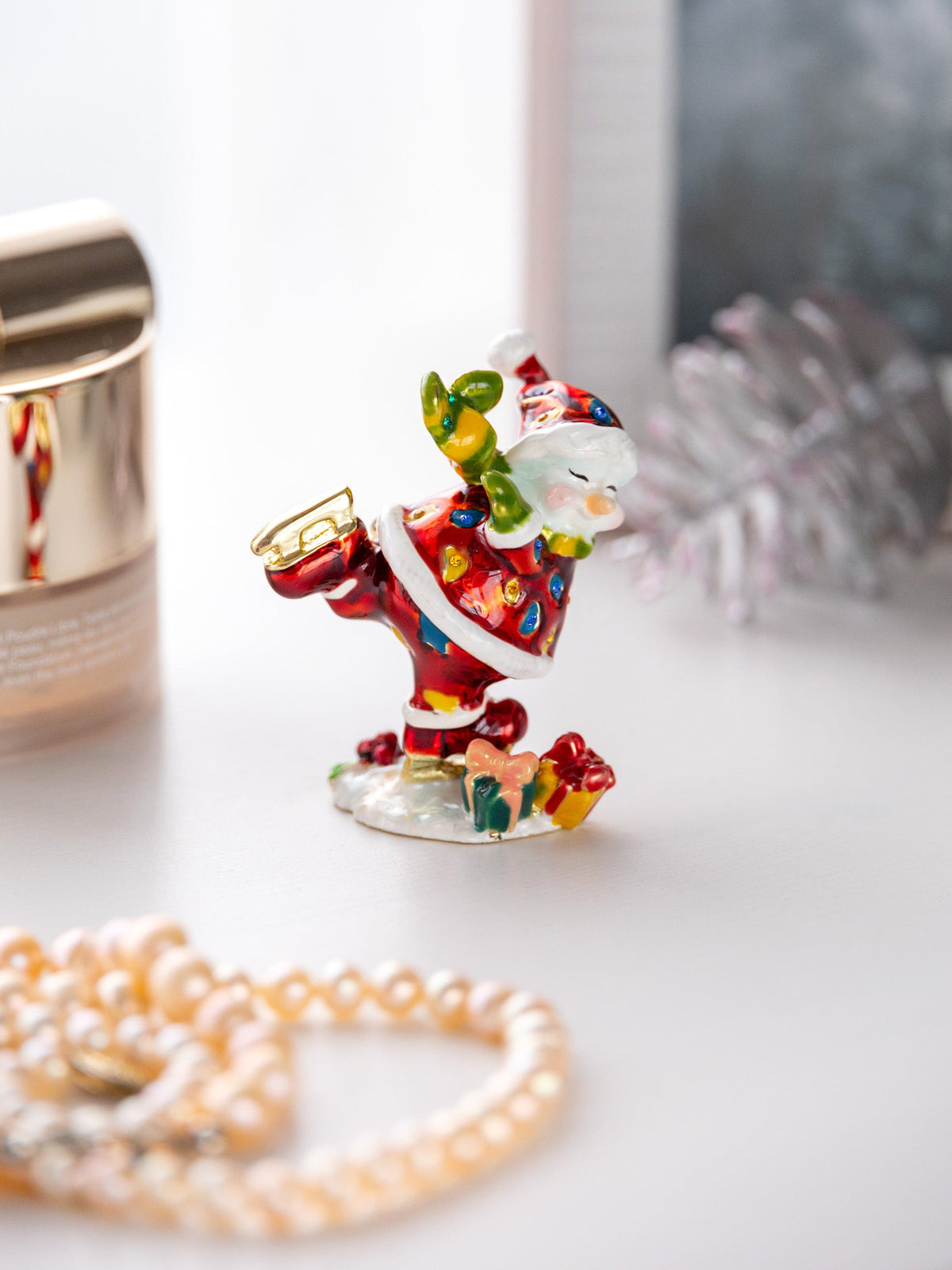 Keren Kopal Santa Claus with Gifts