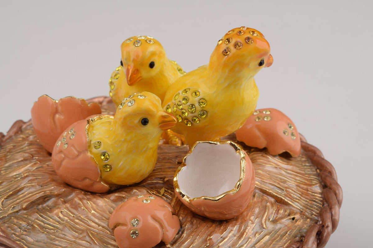 Keren Kopal Brown basket with Baby Chicks &eggs