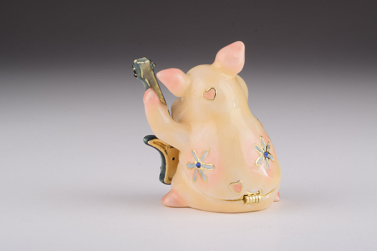 Keren Kopal Pig Playing Guitar