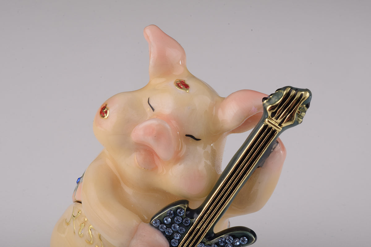 Keren Kopal Pig Playing Guitar
