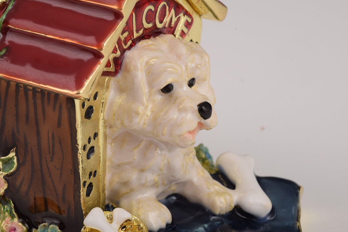 Keren Kopal Dog in House