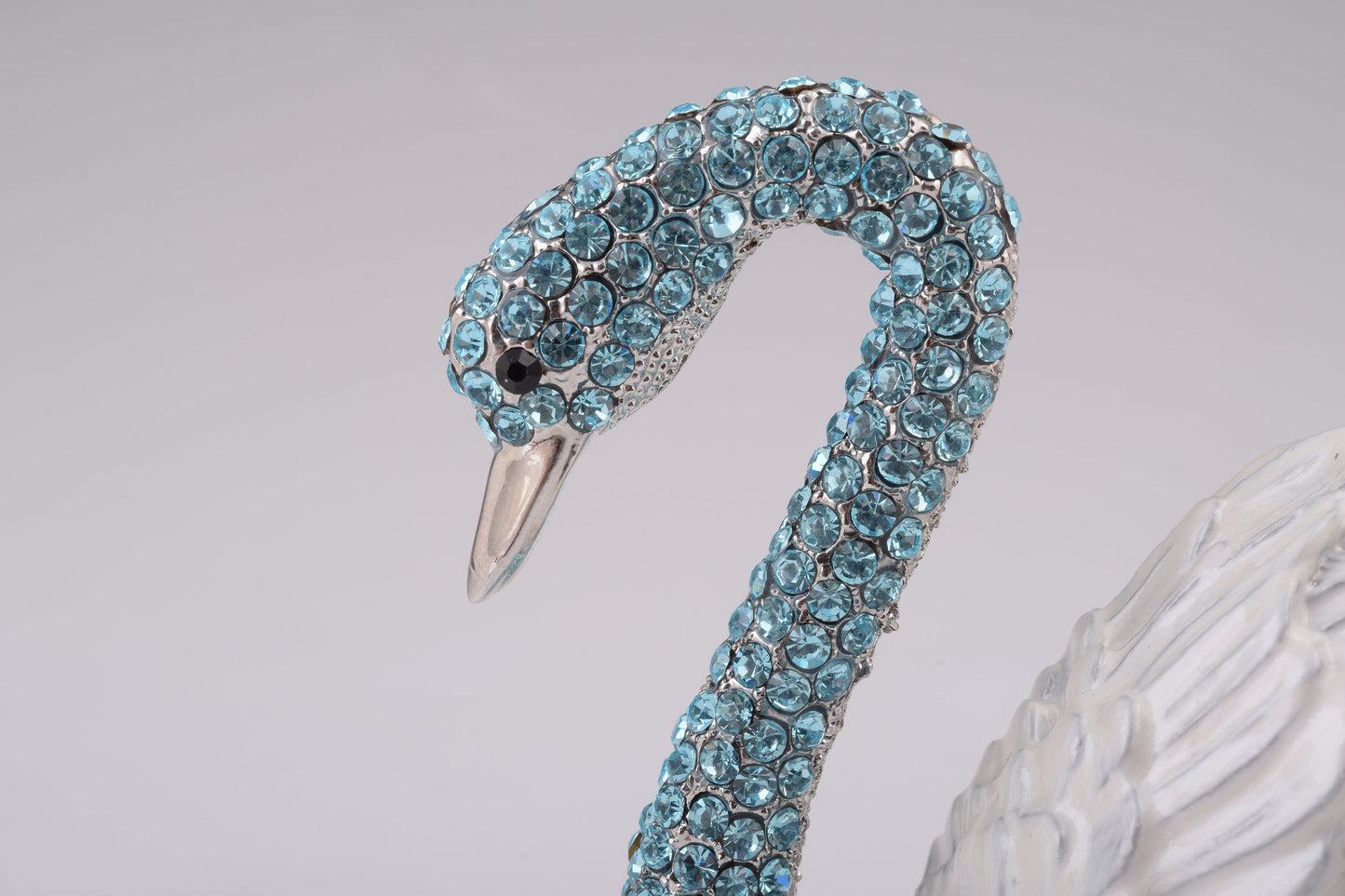 Keren Kopal White Swan