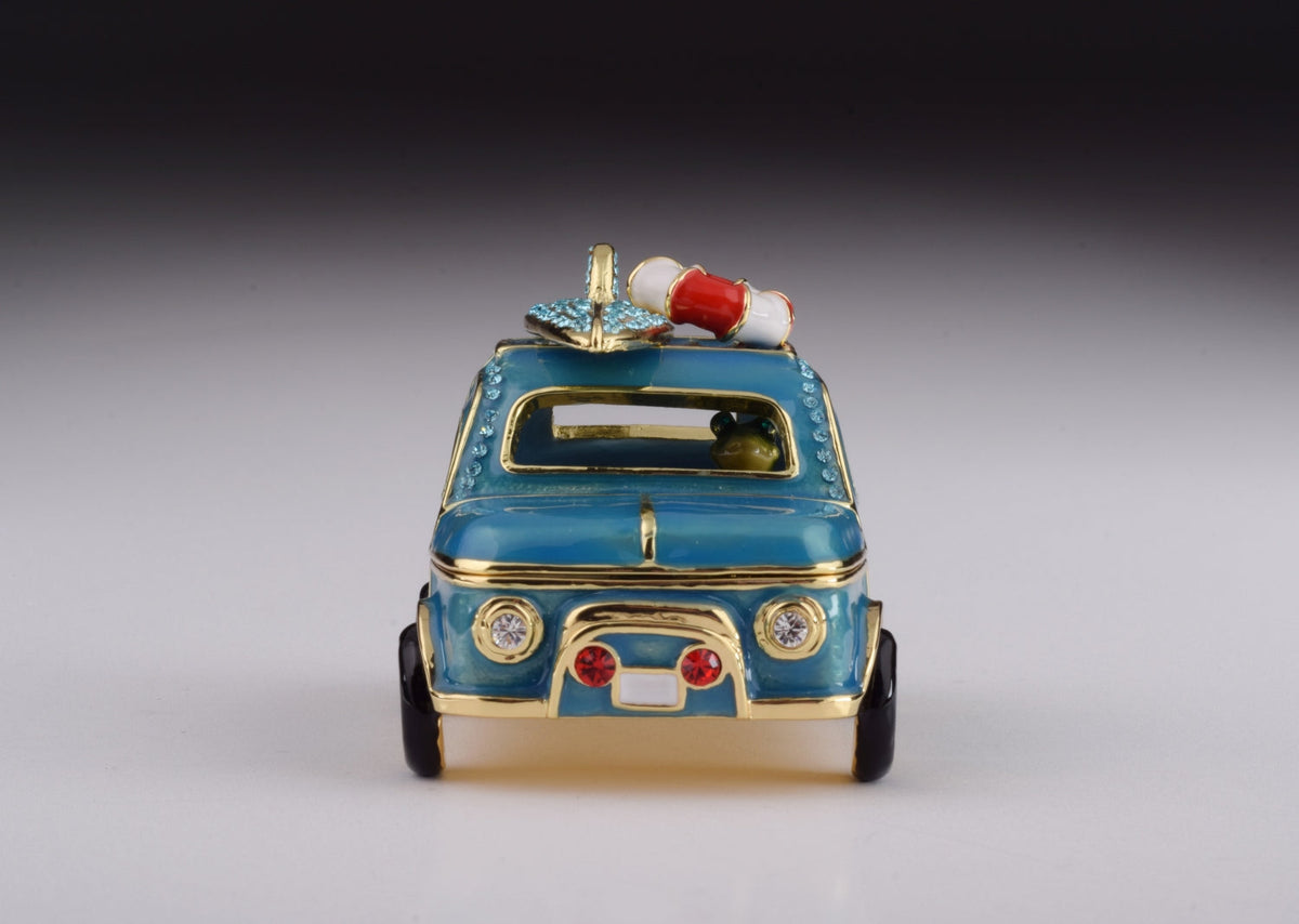 Keren Kopal Blue Surfing Car with Surfboard