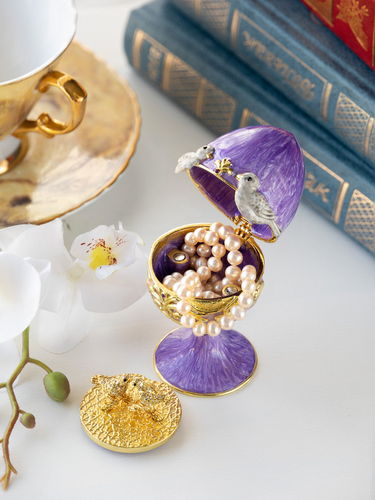 Keren Kopal Purple Egg with two Gold love doves