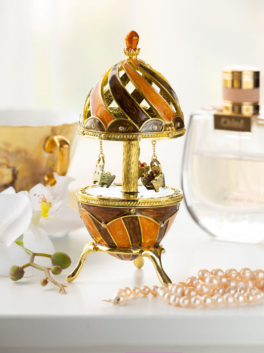 Keren Kopal Brown Carousel With Royal Chairs