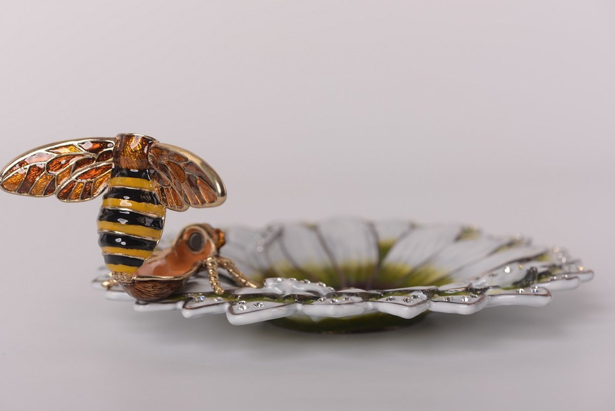 Keren Kopal Flower with a Bee