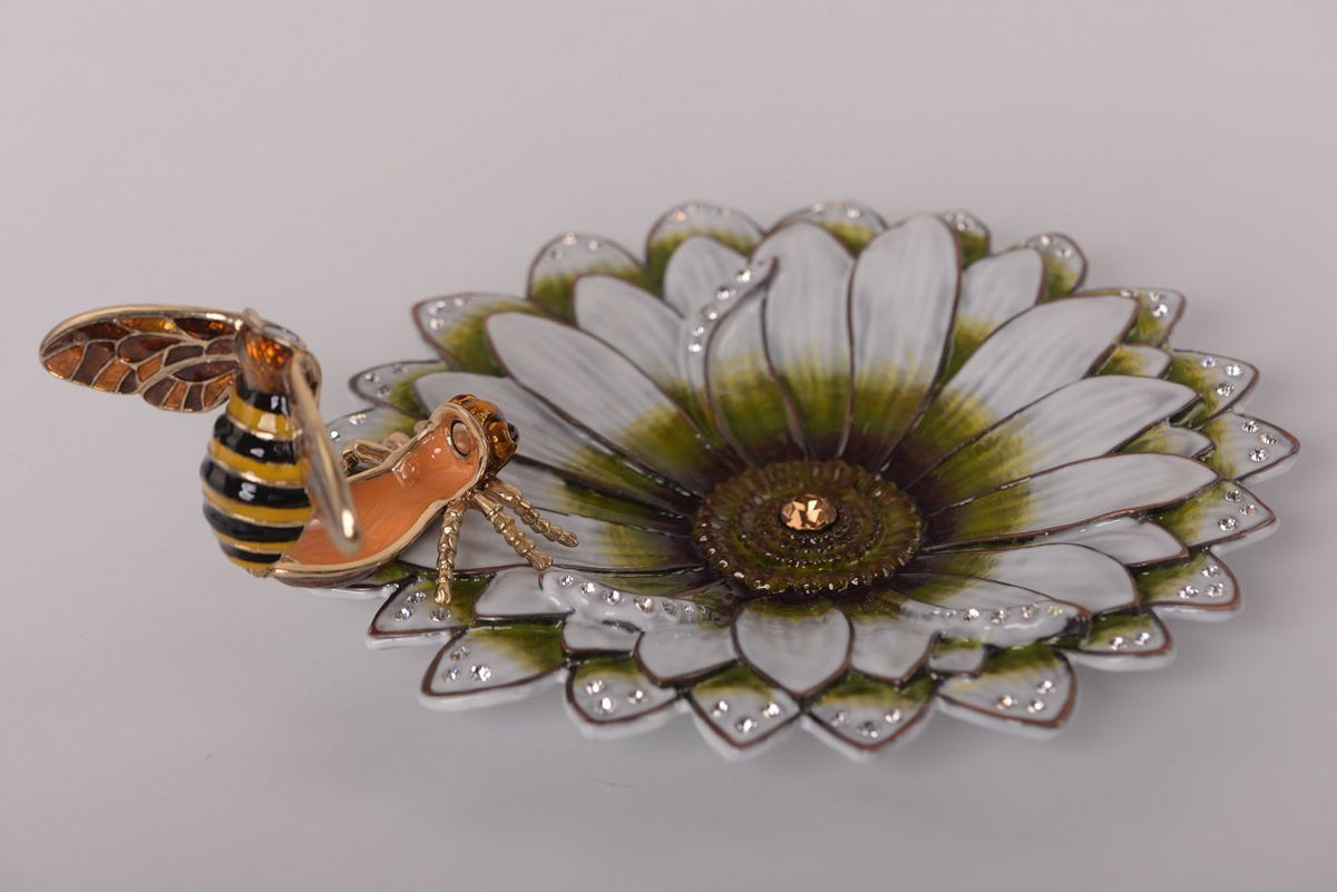 Keren Kopal Flower with a Bee