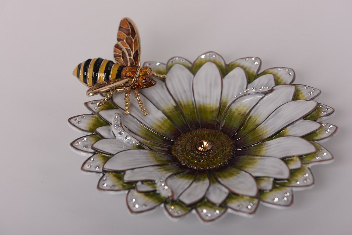 Keren Kopal Flower with a Bee