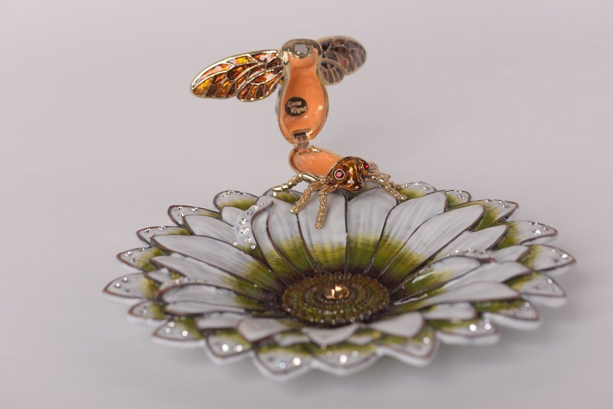 Keren Kopal Flower with a Bee
