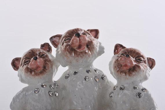 Keren Kopal Three White Cats Singing