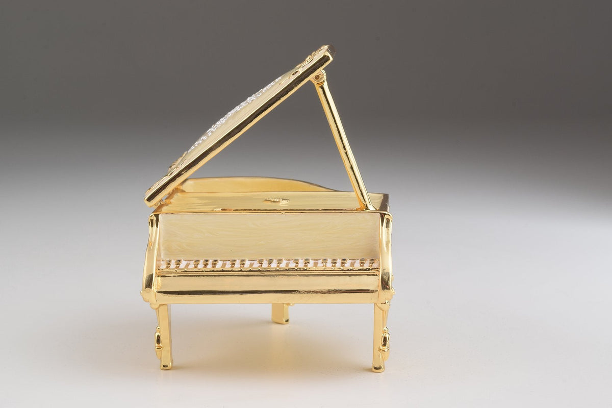 Keren Kopal White Piano