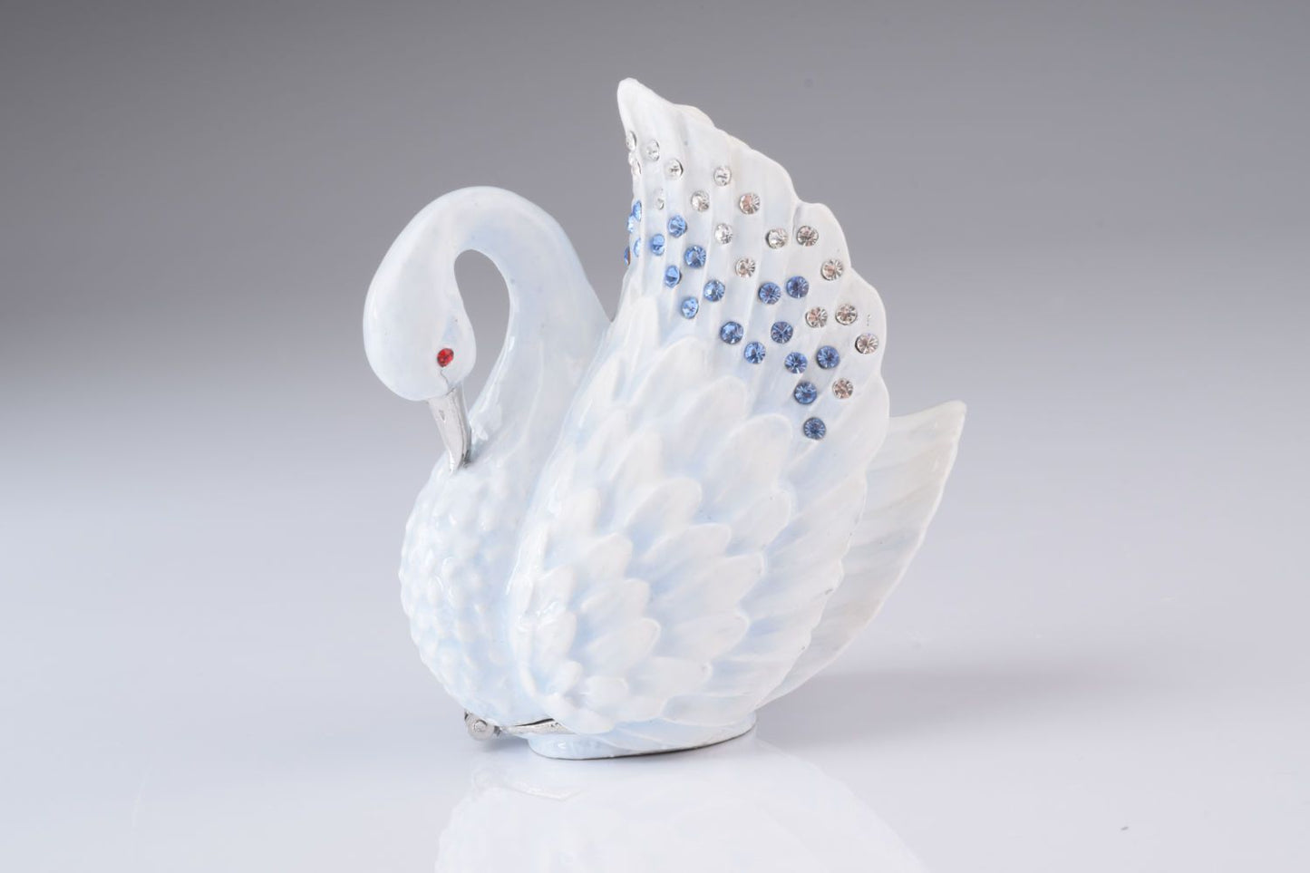 Keren Kopal White Swan