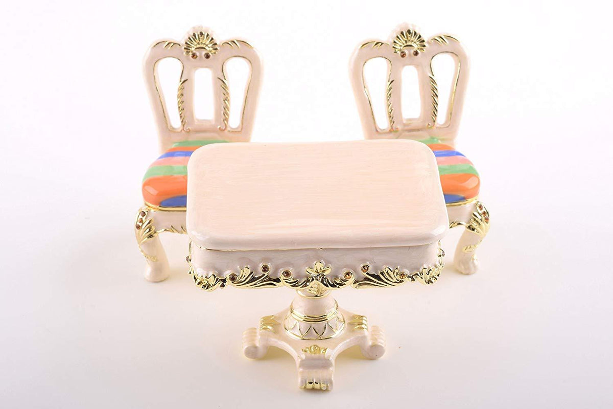 Keren Kopal Table & Chairs