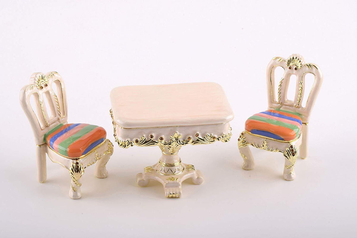 Keren Kopal Table & Chairs