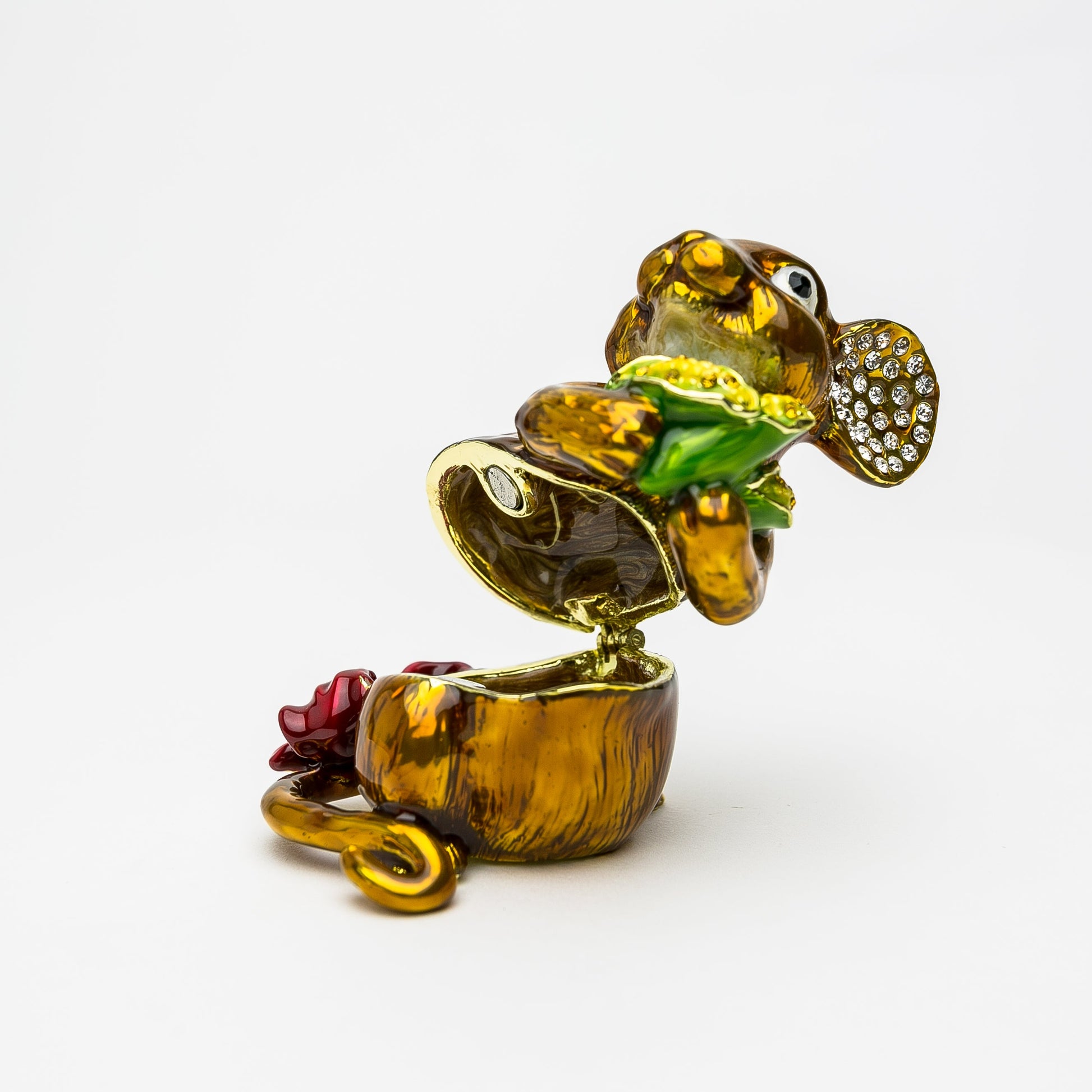 Keren Kopal Mouse Holding Flowers