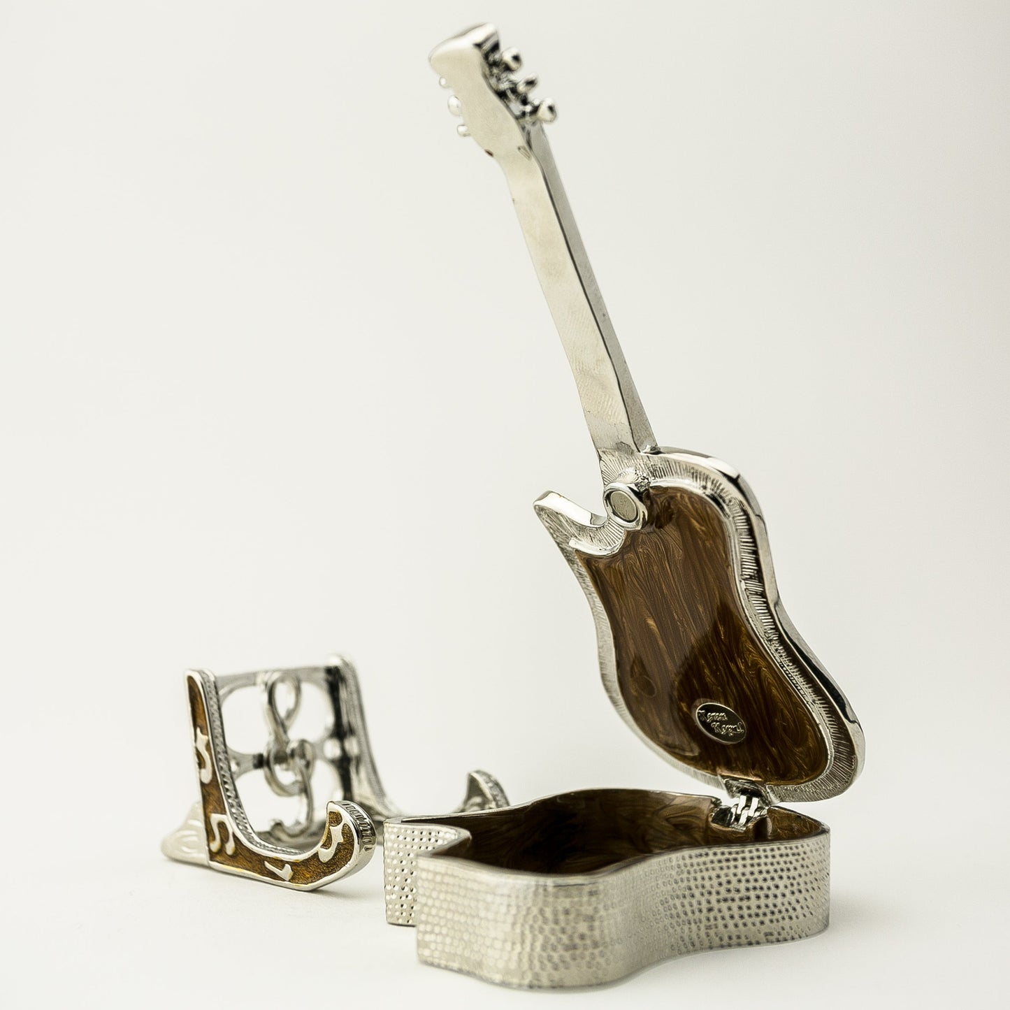 Keren Kopal Guitar on Stand