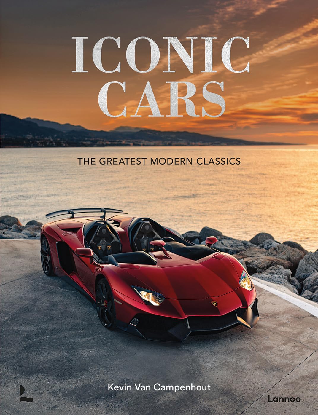 ספר מכוניות Iconic Cars - עטיפה קדמית עם מכונית אדומה.