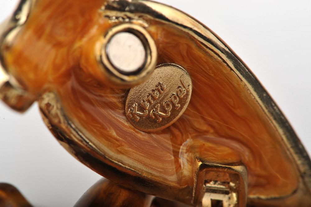 Keren Kopal Amber Grasshopper