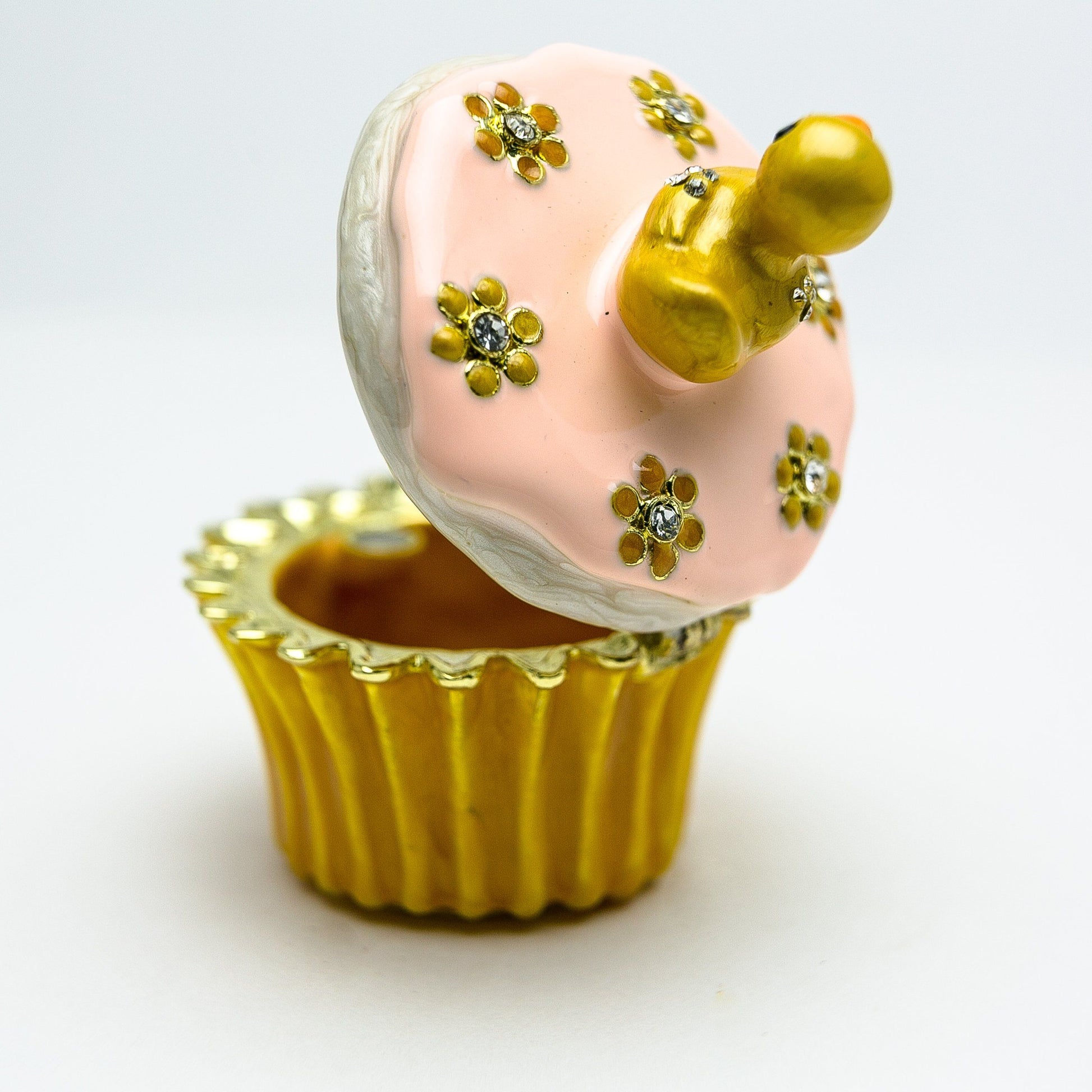 Keren Kopal Yellow Duck on Cupcake