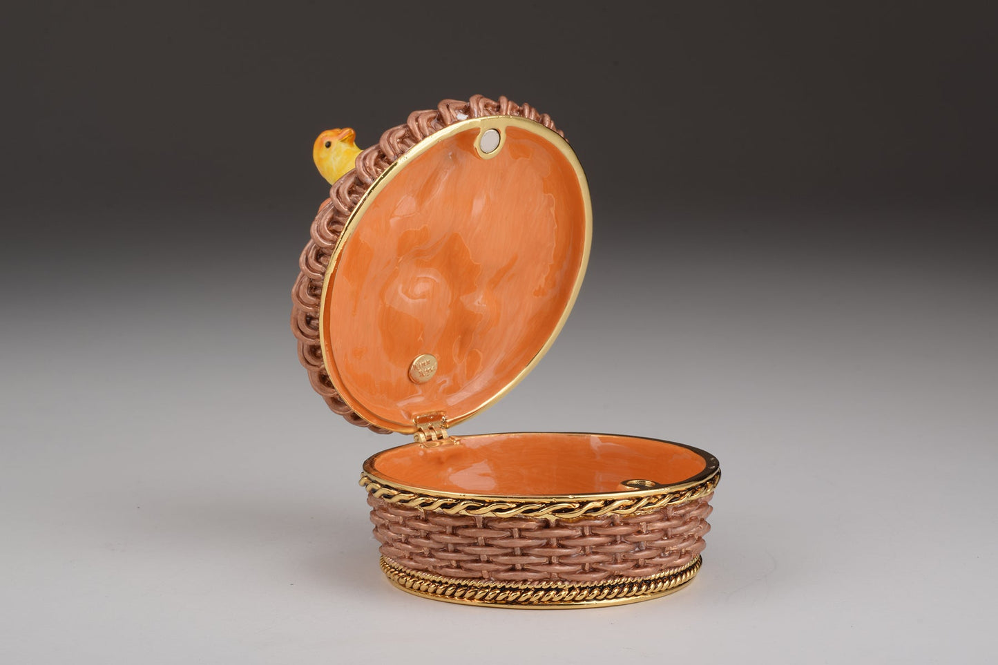 Keren Kopal Brown basket with Baby Chicks &eggs