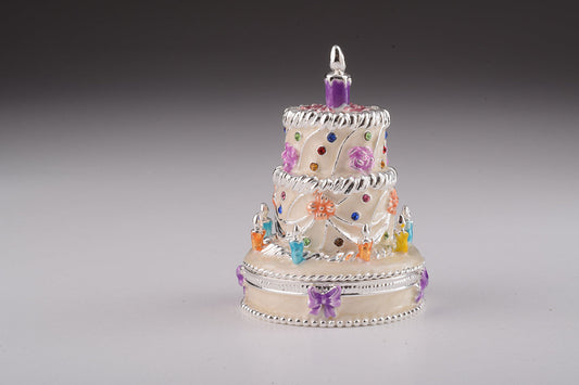 Keren Kopal White Wedding Cake