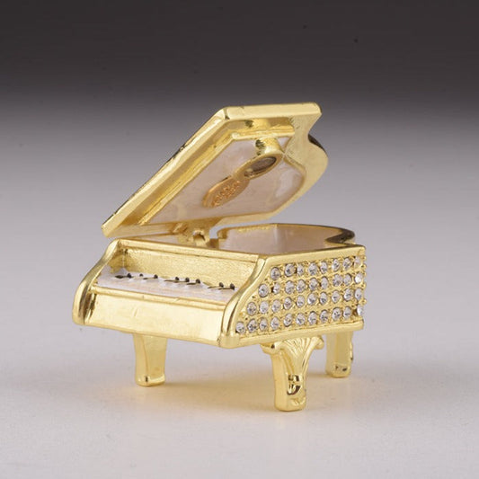 Keren Kopal White Piano