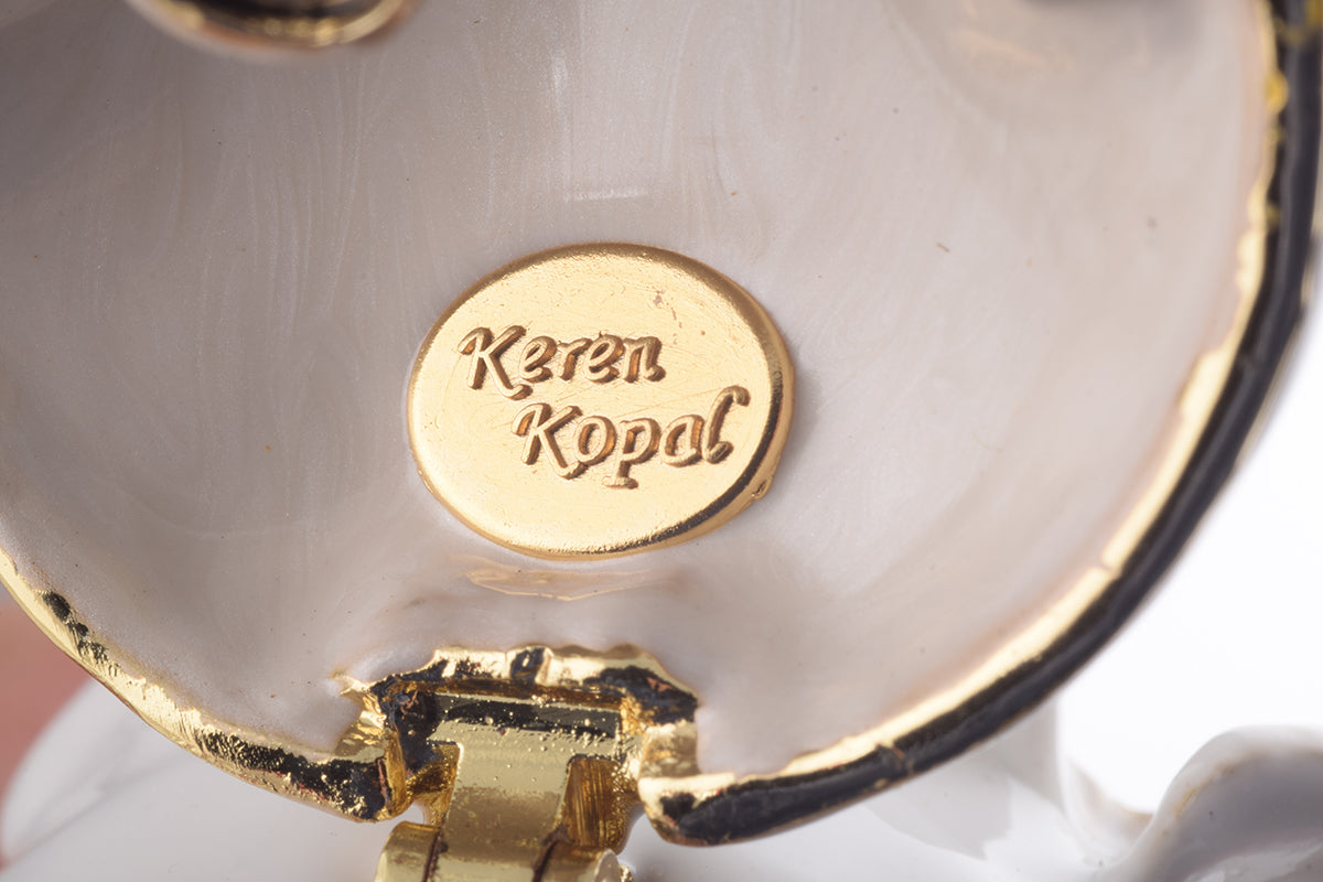 Keren Kopal Duck Coming out of Eggshell