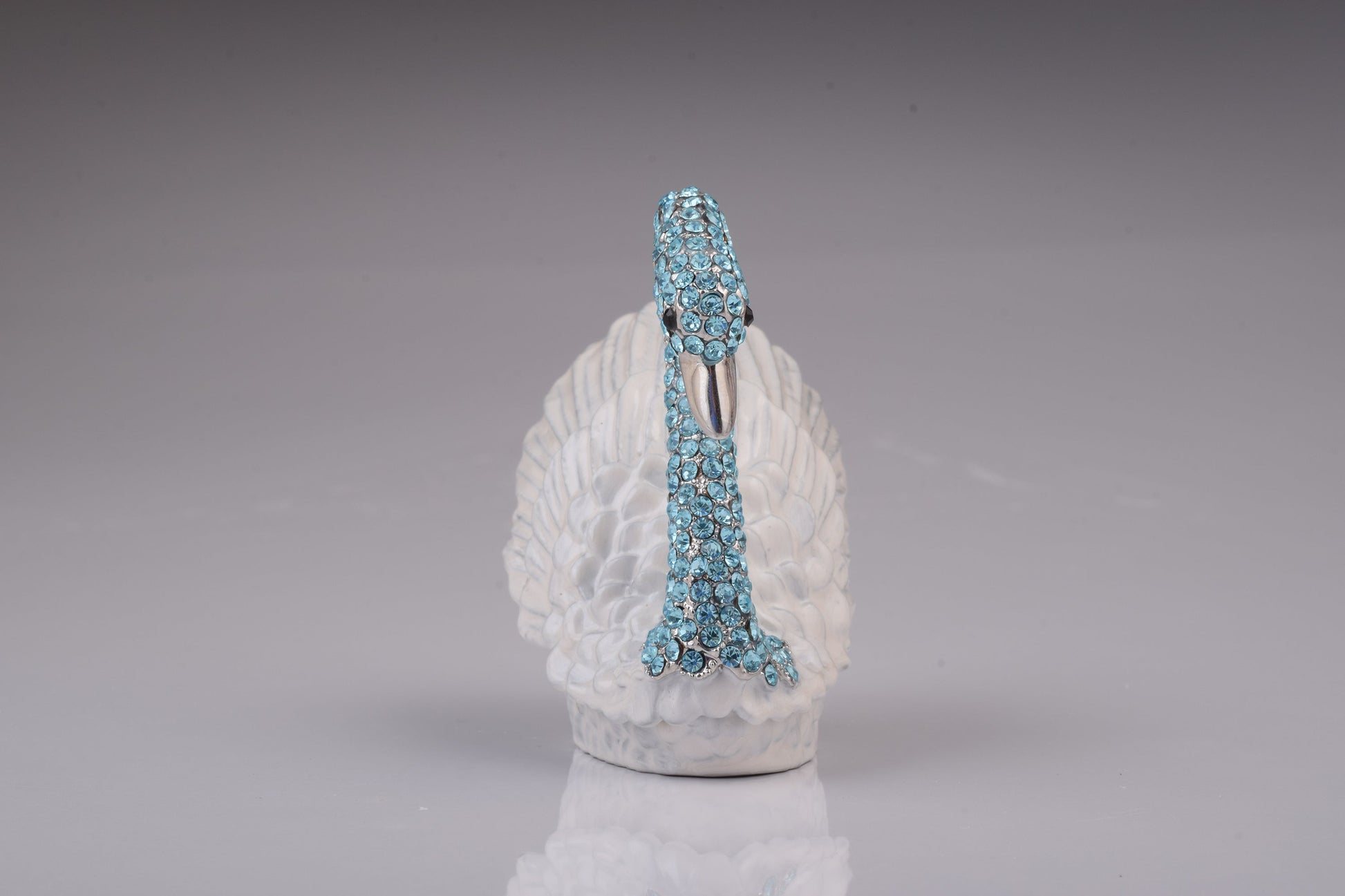 Keren Kopal White Swan