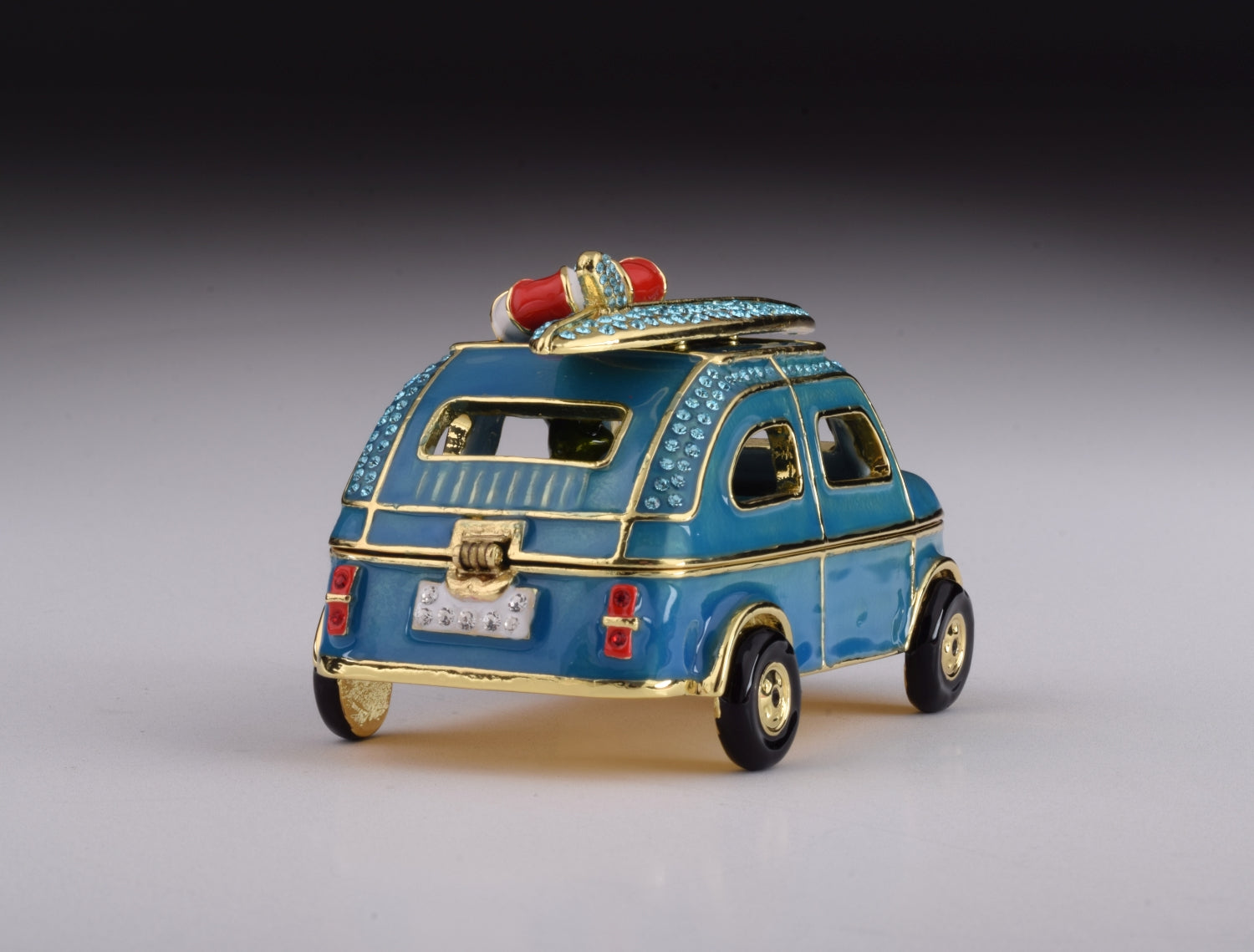 Keren Kopal Blue Surfing Car with Surfboard