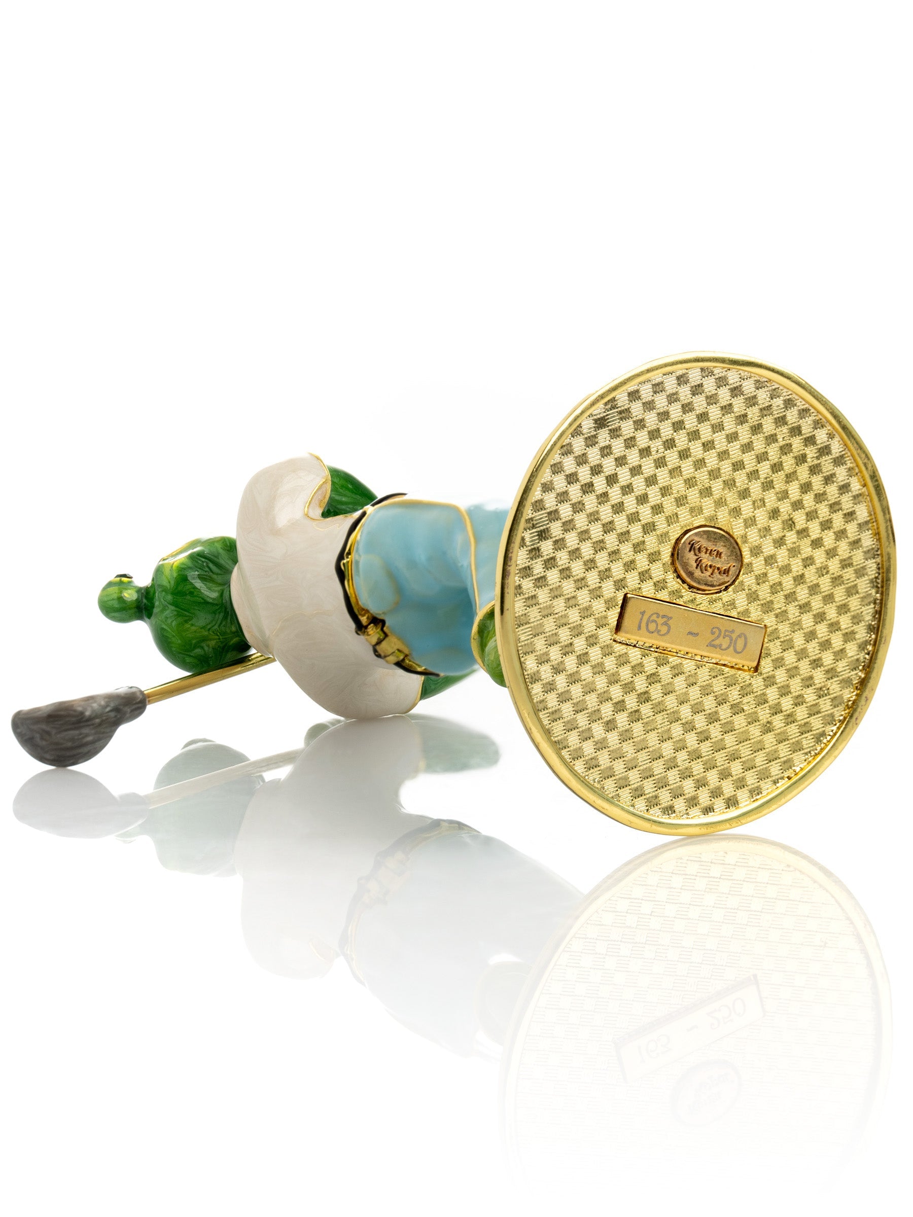 Keren Kopal Frog Playing Golf