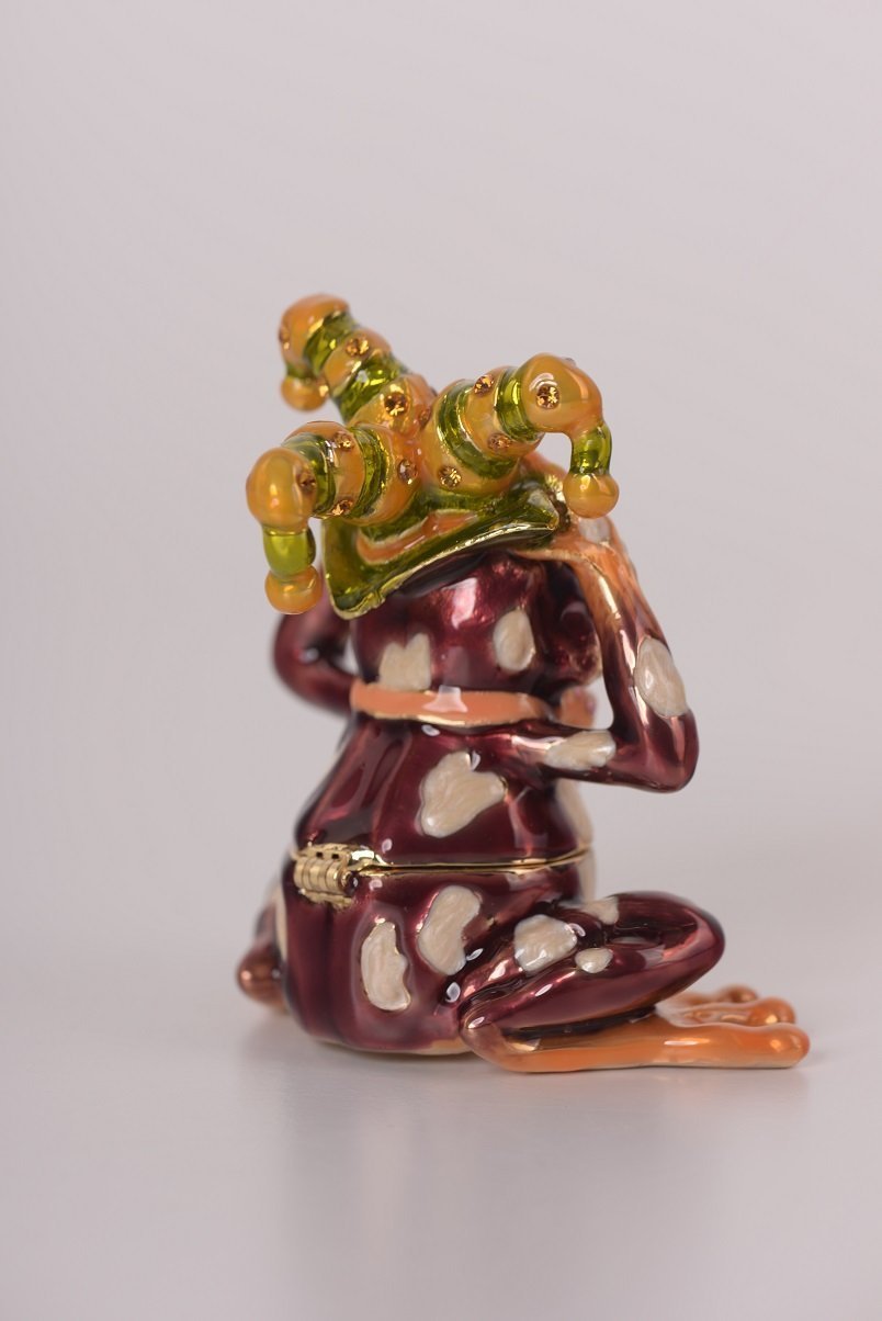 Keren Kopal Maroon See No Evil Frog