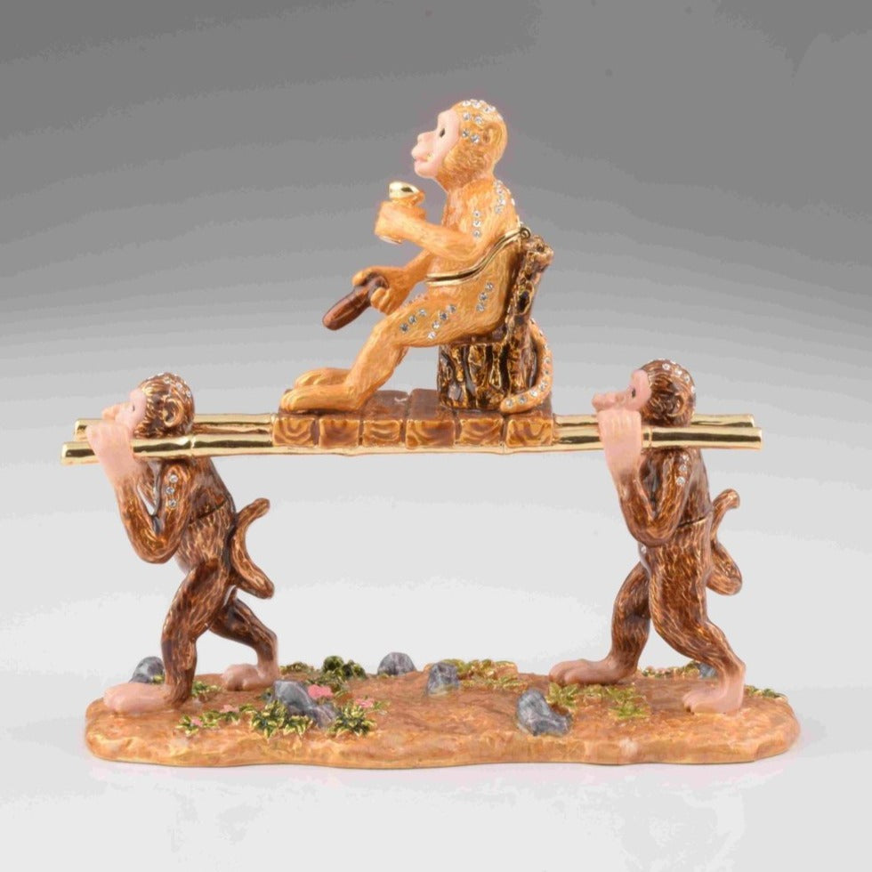 Keren Kopal Monkeys Carrying Monkey King