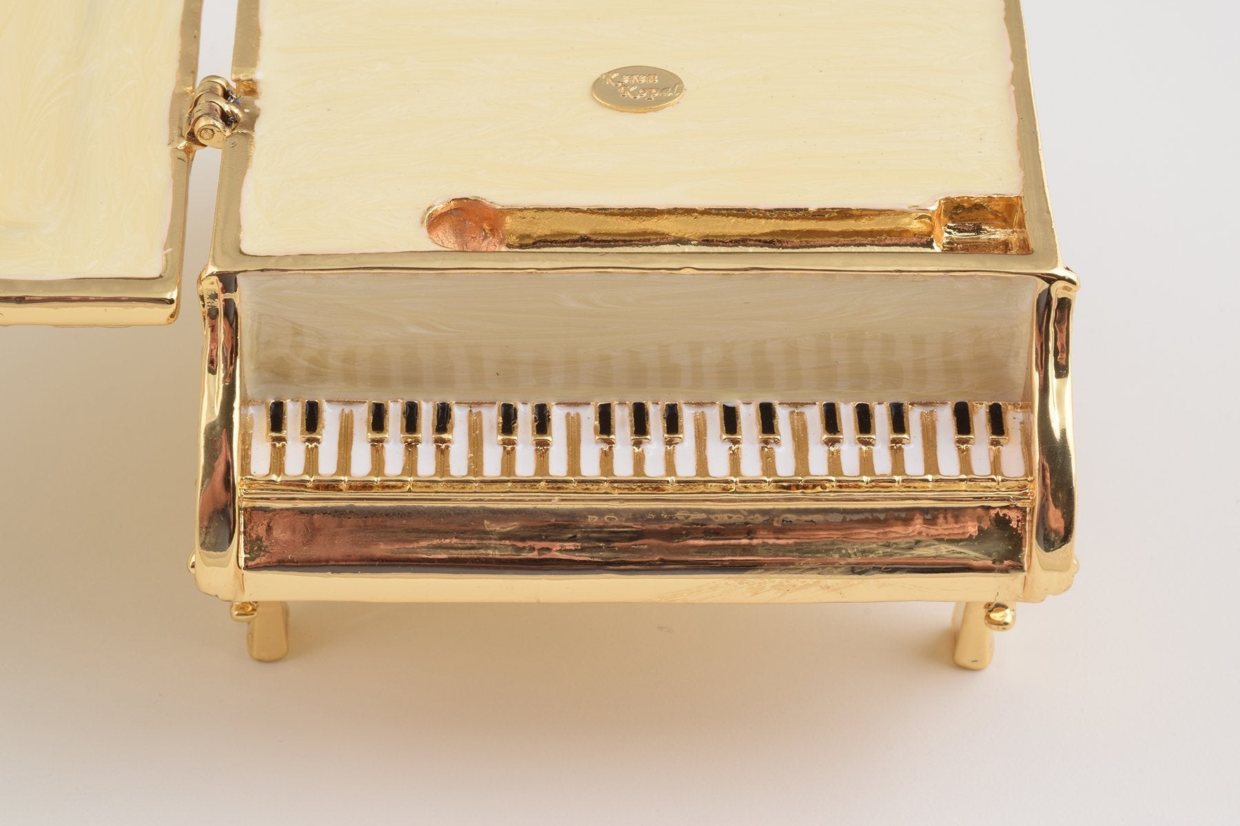 Keren Kopal White Piano