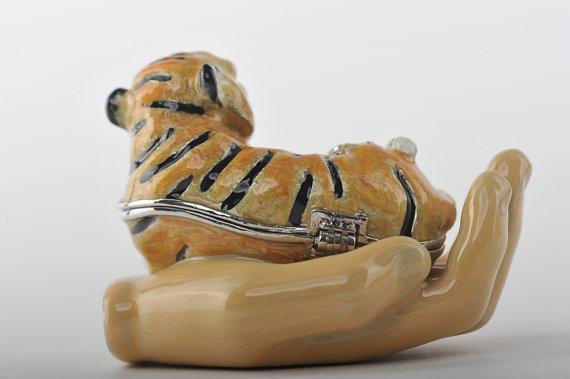 Keren Kopal Zodiac Tiger Laying on Hand