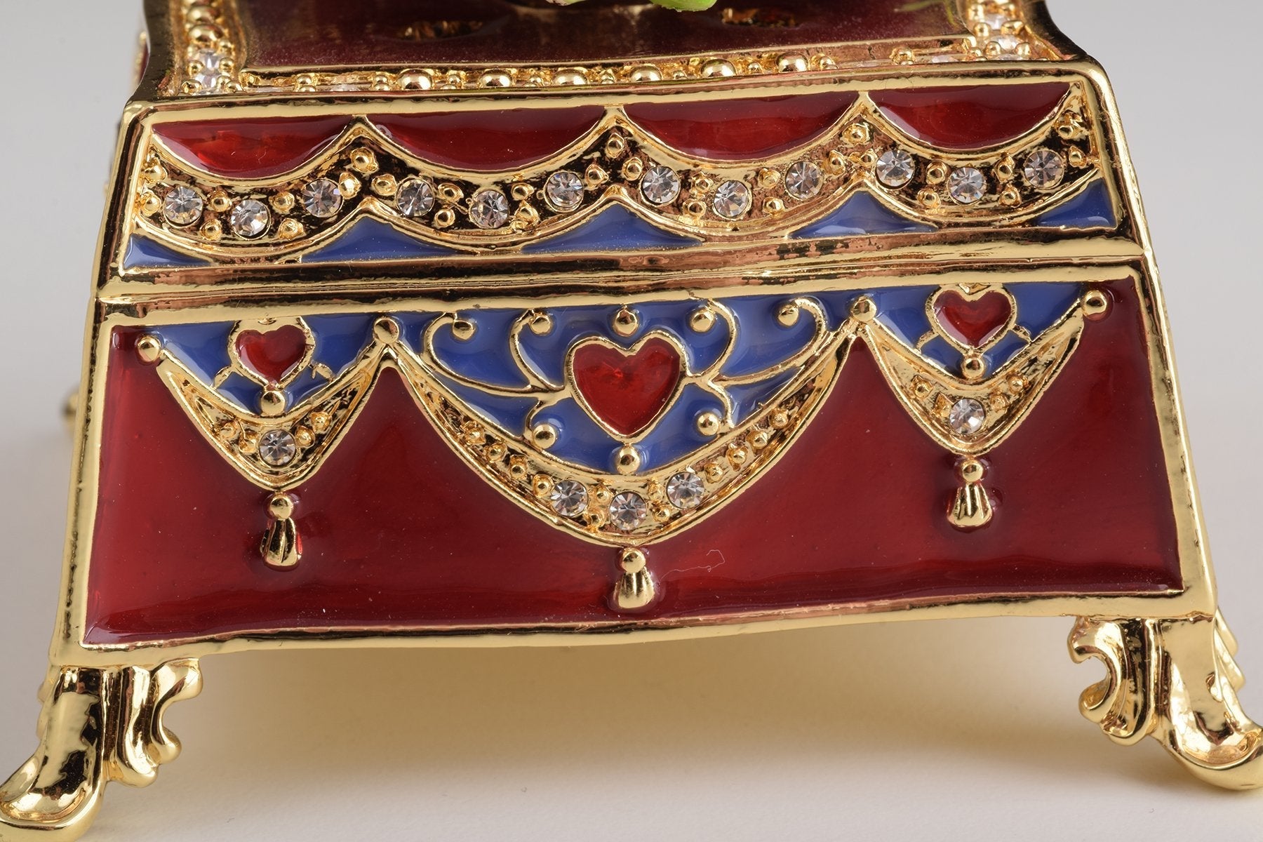 Keren Kopal Red Decorated Box with Roses and Two White Doves